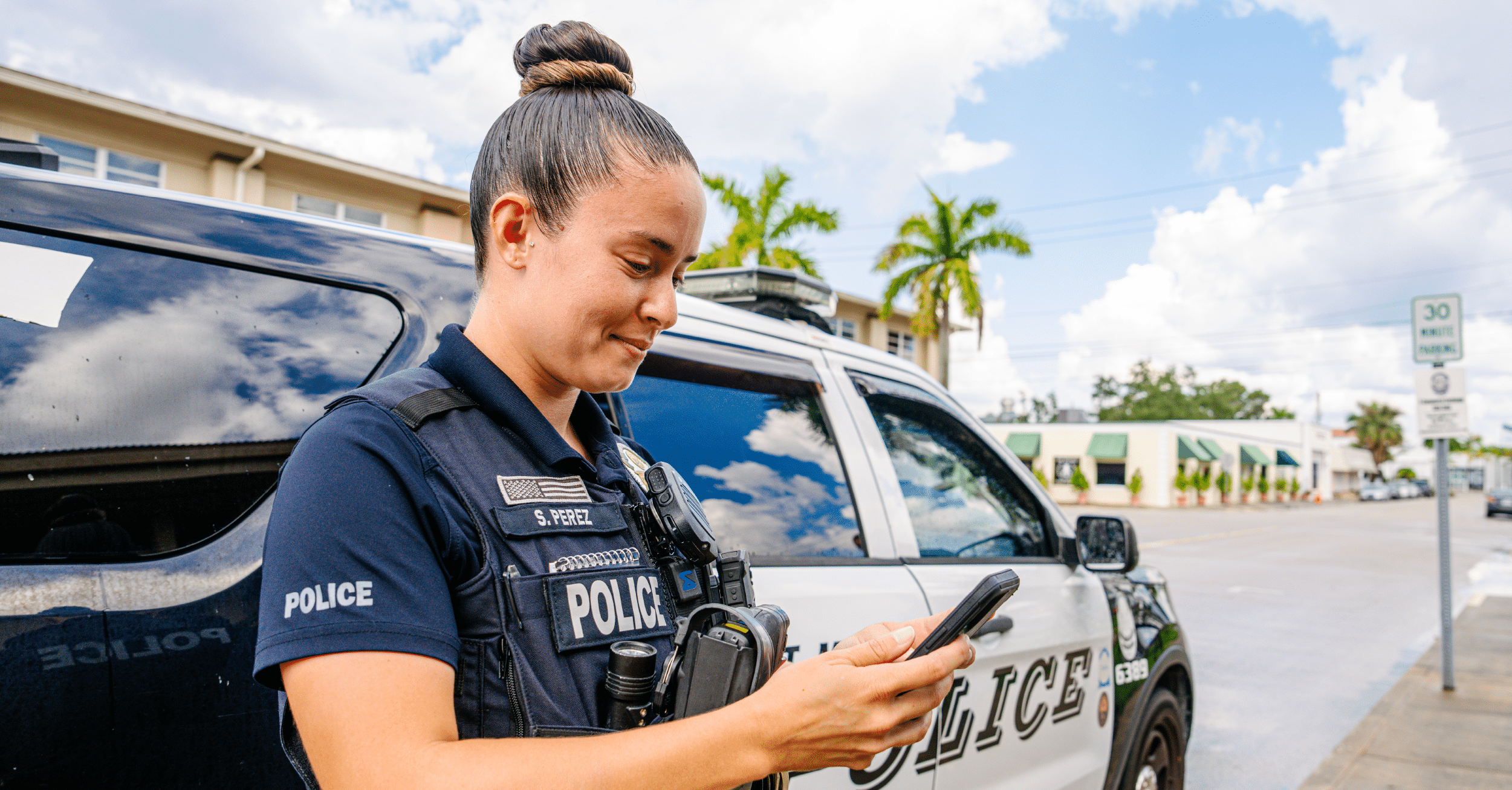 Stay connected from dispatch to the scene.
